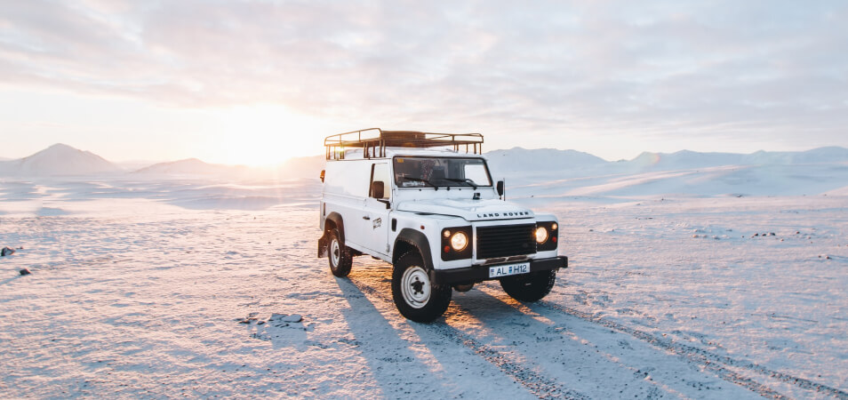 Across Arctic on Old Good Land Rover Defender